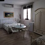 Anna's House