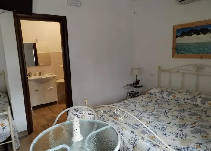 Anna's House Borgagne
